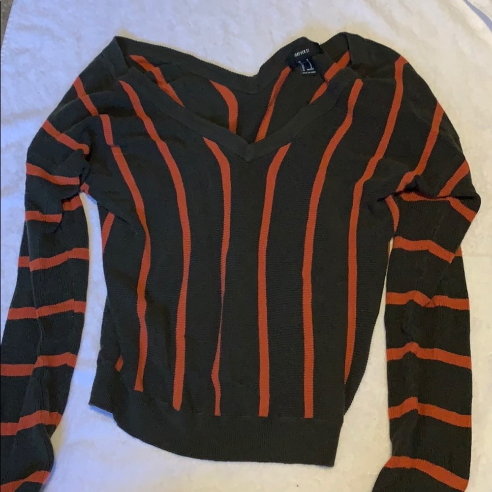 Thin sweater